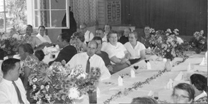 Anna 80Jahre Aufnahme 1961: hinten: Theodor, Frieda, Hulda, Erwin vorne: Ernst, Marie, Grossmutter, Anna
